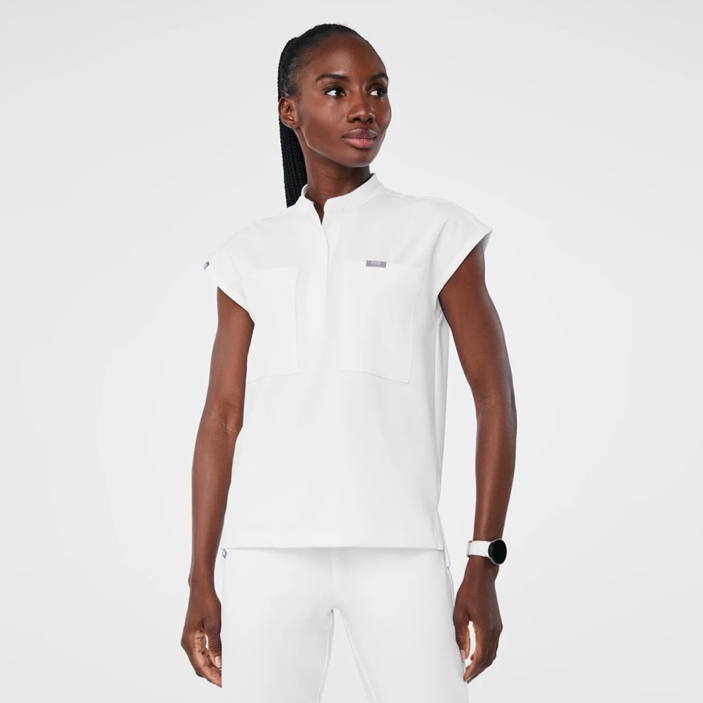 Payson Relaxed Henley Scrub Top